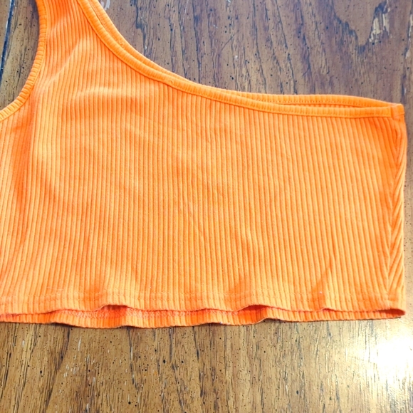 not sure Tops - Orange one shoulder crop shirt